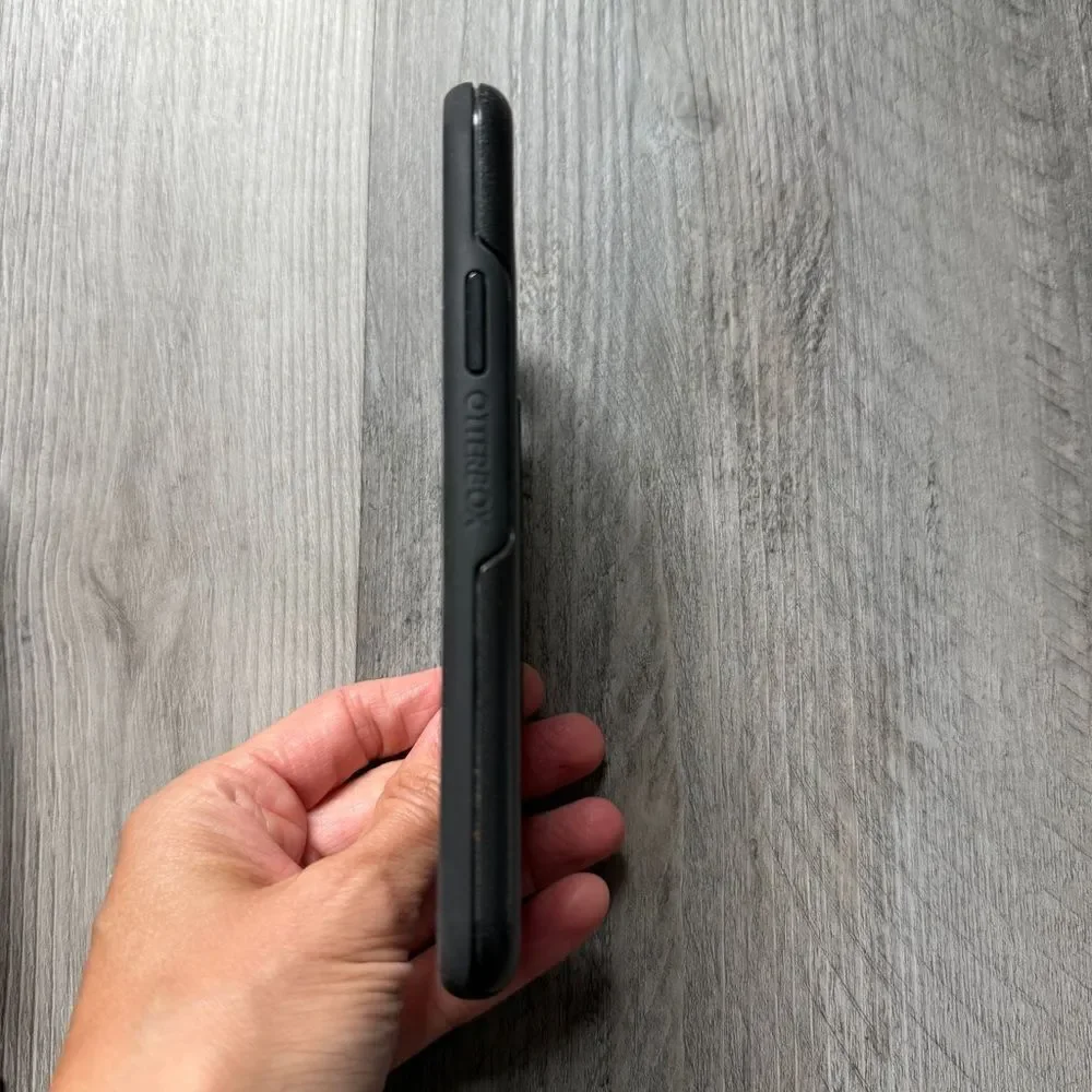 OtterBox iPhone 11 Pro Phone Case Black With Magnet Attached